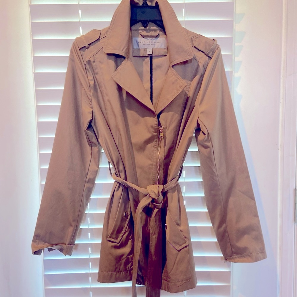 Belted khaki trench jacket!
